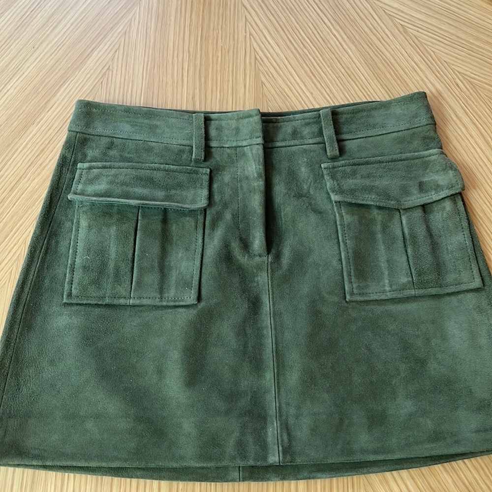 Theory green suede mini skirt size 0. Gently worn